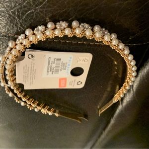 NWT 2 Metal headbands one size.  These are  so cute! First 2 pics cover shots